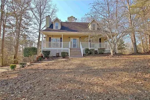 8627 Foxridge Dr, Winston, GA 30187