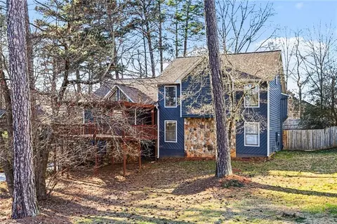 2711 Old Coach Rd, Duluth, GA 30096