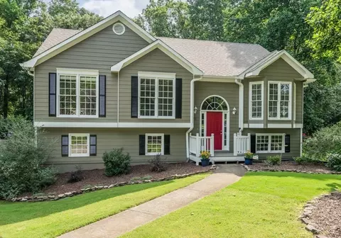 61 Maplewood Cv, Acworth, GA 30101