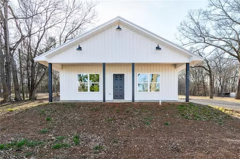 3194 Us-411, White, GA 30184