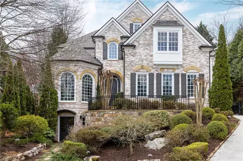 525 Glengate Cv, Atlanta, GA 30328