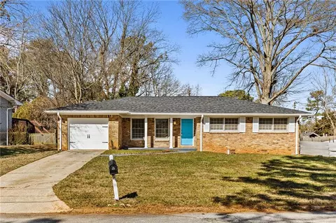3993 Brookcrest Cir, Decatur, GA 30032