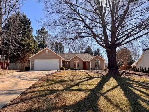 1950 Emerald Dr, Cumming, GA 30040