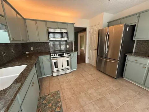 Kitchen - 3883 Meeting St, Duluth, GA 30096 photo 1 of 2