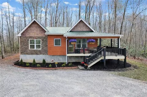 453 Ivy Hills Dr, Cleveland, GA 30528