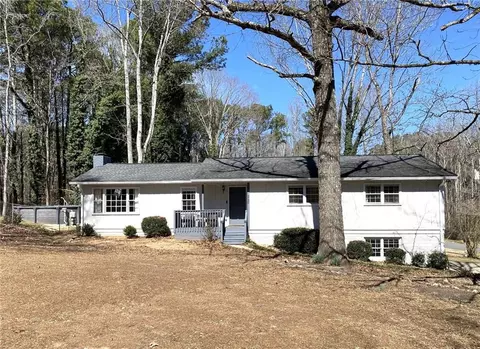 2730 Meadow View Dr, Acworth, GA 30102