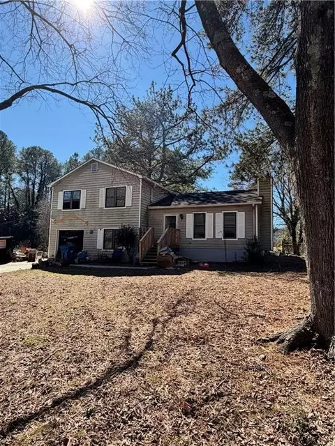 2857 Cherokee Cv, Stone Mountain, GA 30087