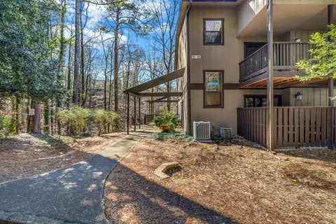 901 River Run Dr, Sandy Springs, GA 30350