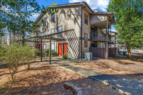 901 River Run Dr, Sandy Springs, GA 30350
