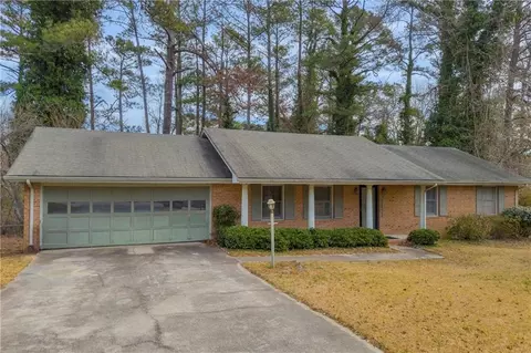 3260 Hidden Forest Dr, Snellville, GA 30078