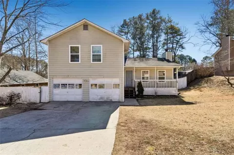 570 Wayside Dr, Lawrenceville, GA 30046