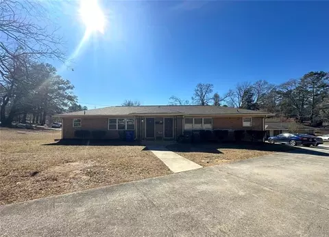 4421 Lynn Dr, Powder Springs, GA 30127