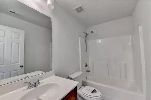 Bath - 3104 Tofte Dr, Duluth, GA 30096 photo 6 of 6