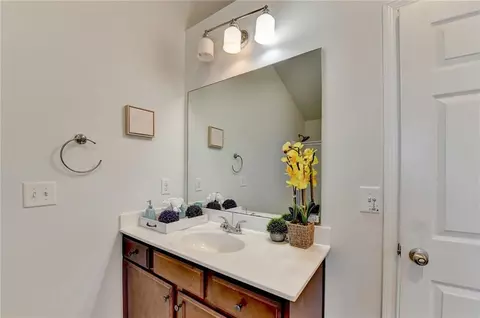 Bath - 3104 Tofte Dr, Duluth, GA 30096 photo 5 of 6