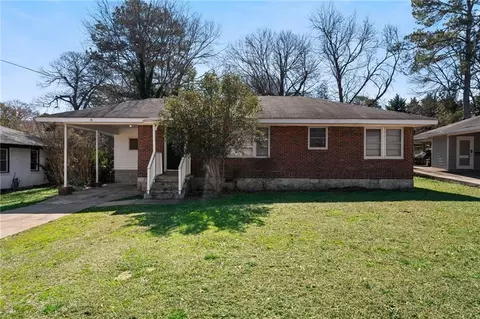 871 Springvalley Dr, Forest Park, GA 30297