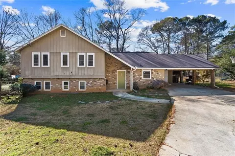 3283 Kimberly Woods Ct SW, Lilburn, GA 30047