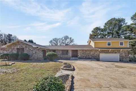 6419 Edenfield Dr, Lithonia, GA 30058