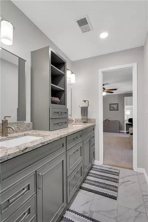 Bath - 4456 Ridgegate Dr, Peachtree Corners, GA 30097 photo 3 of 5