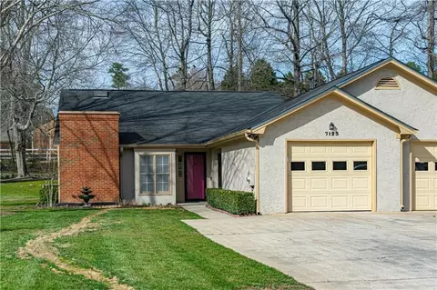 7123 Forest Ln, Union City, GA 30291