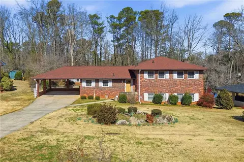 213 Parkwood Dr NE, Kennesaw, GA 30144