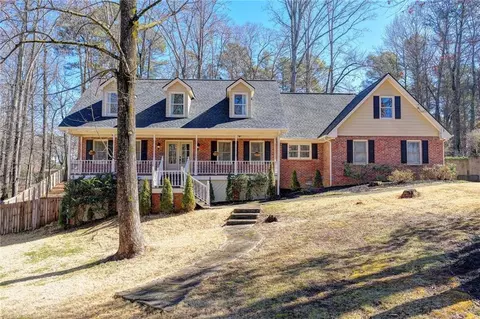 2085 Kings Valley Dr, Lawrenceville, GA 30043