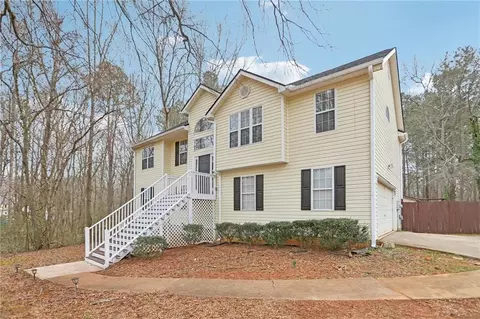 83 Huntington Ct, Newnan, GA 30265