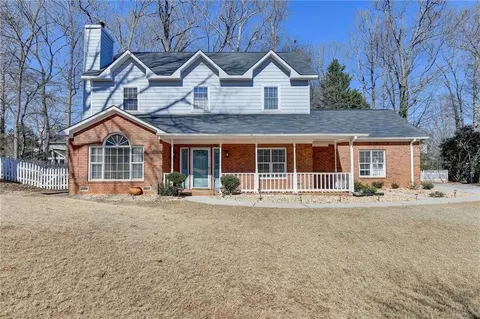 2500 Peregrine Trl, Suwanee, GA 30024