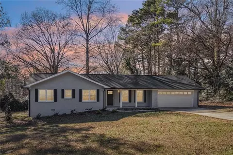 507 Castleaire Dr, Stone Mountain, GA 30087
