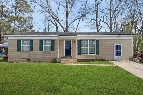 8 Westgate Park Dr, Newnan, GA 30263