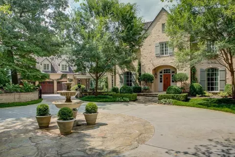 1005 Heards Ferry Rd, Sandy Springs, GA 30328