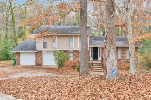 5900 Simone Dr, Stone Mountain, GA 30087