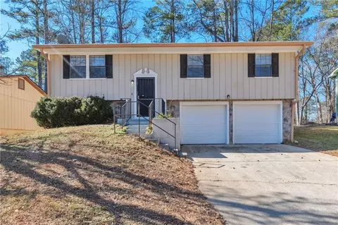 2278 Cherokee Valley Cir, Lithonia, GA 30058