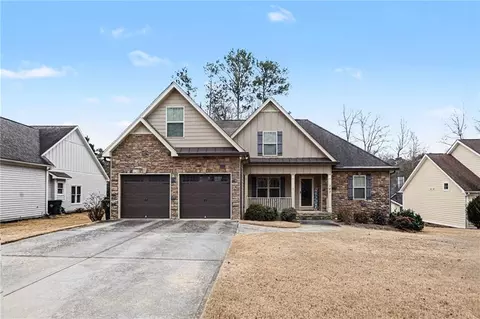 107 Grove Park Dr, Carrollton, GA 30117