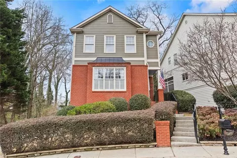 2136 Parkview Ln NW, Atlanta, GA 30318