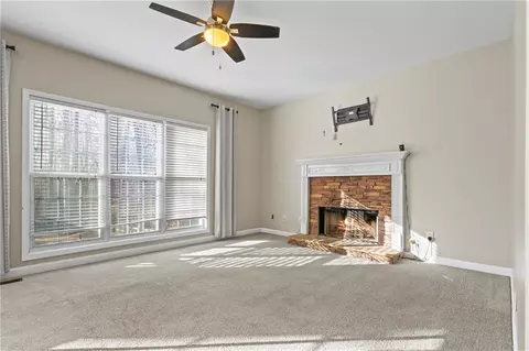 Living - 7720 Paces Ln, Gainesville, GA 30506 photo 2 of 7