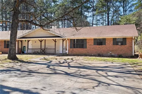 355 Santa Fe Trl, Ellenwood, GA 30294