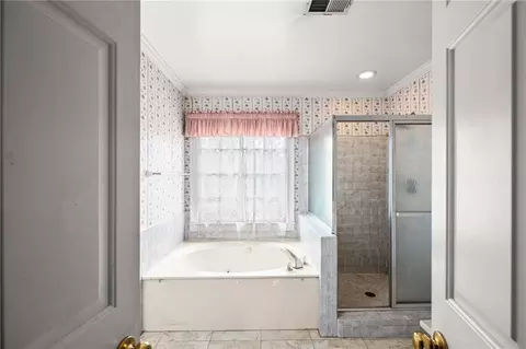 Bath - 2755 Pine St, Duluth, GA 30096 photo 2 of 7
