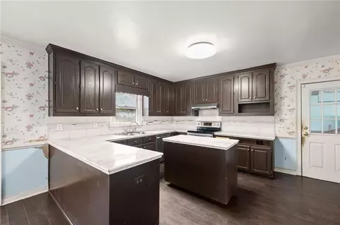 Kitchen - 2755 Pine St, Duluth, GA 30096 photo 4 of 6