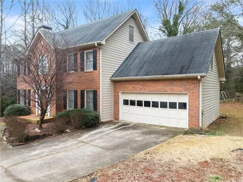 Exterior - 2755 Pine St, Duluth, GA 30096 photo 4 of 12
