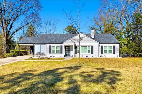 516 Stillwood Dr, Gainesville, GA 30501