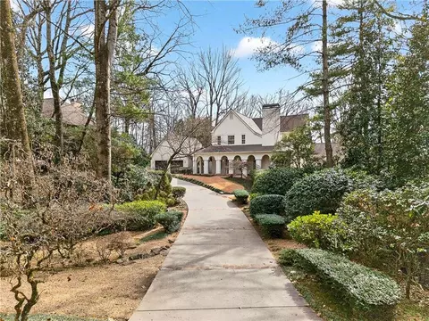 5680 Glen Errol Rd, Atlanta, GA 30327