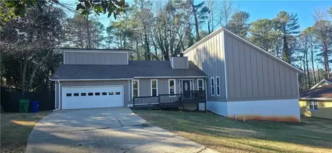 1483 Hidden Hills Pkwy, Stone Mountain, GA 30088