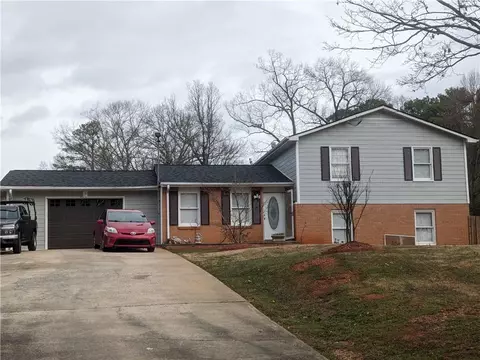 3081 Hillwood Dr, Lawrenceville, GA 30044