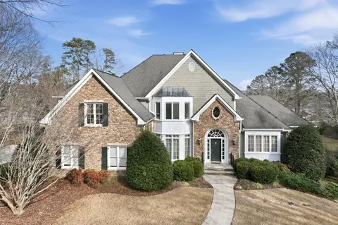 4328 Willow Oak Dr, Gainesville, GA 30506