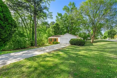2254 Lisbon Ln, Jonesboro, GA 30236