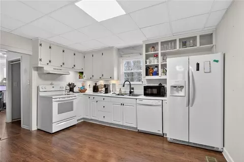 Kitchen - 44 E Johnson St, Temple, GA 30179 photo 1 of 3