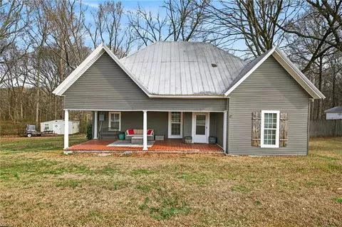 44 E Johnson St, Temple, GA 30179