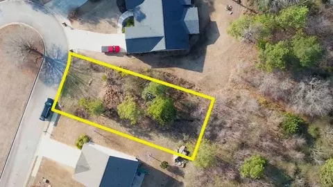 9226 Golfview Cir, Covington, GA 30014 photo 2