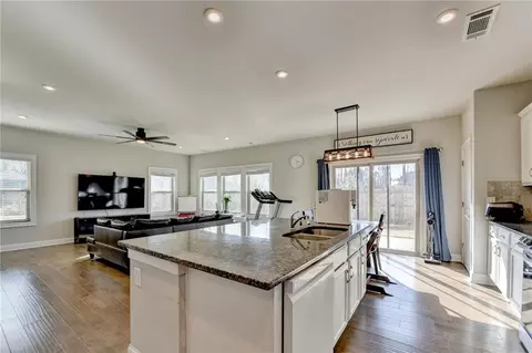 Kitchen - 3675 Morgan Rd, Buford, GA 30519 photo 5 of 7