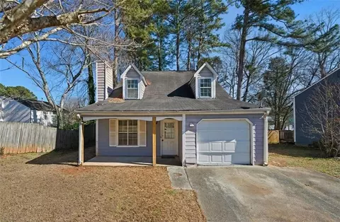 1044 Autumn Crest Ct, Stone Mountain, GA 30083
